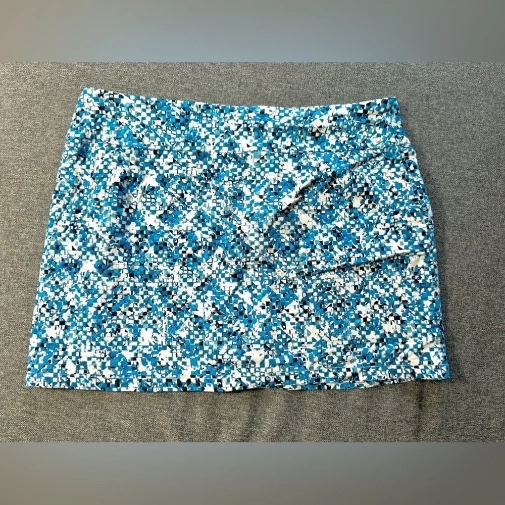 Courtenay Women’s Pull On Knit Blue Geometric Skort Shorts SIZE 16P Pockets